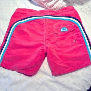 SUNDEK BOARD SHORTS/SWIM TRUNKS, Vibrant Pink w/Iconic SUNDEK Design, Men’s 32